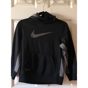 WORN ONCE! Black/Grey KIDS NIKE THERMA-FIT hoodie